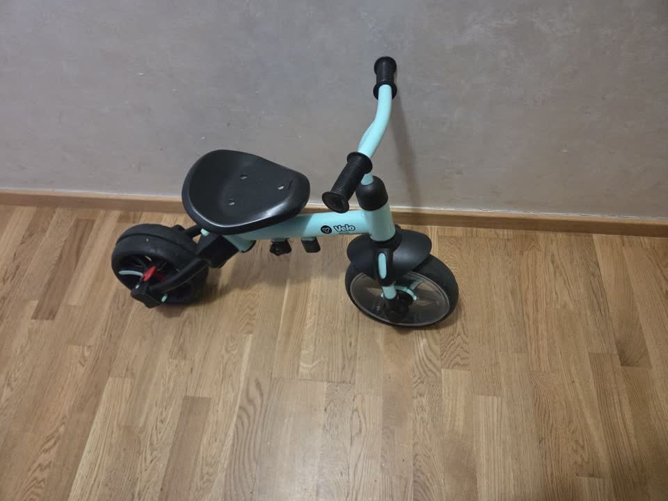 Продам детский велосипед / трицикл Yvolution YVelo Flippa 4 в 1