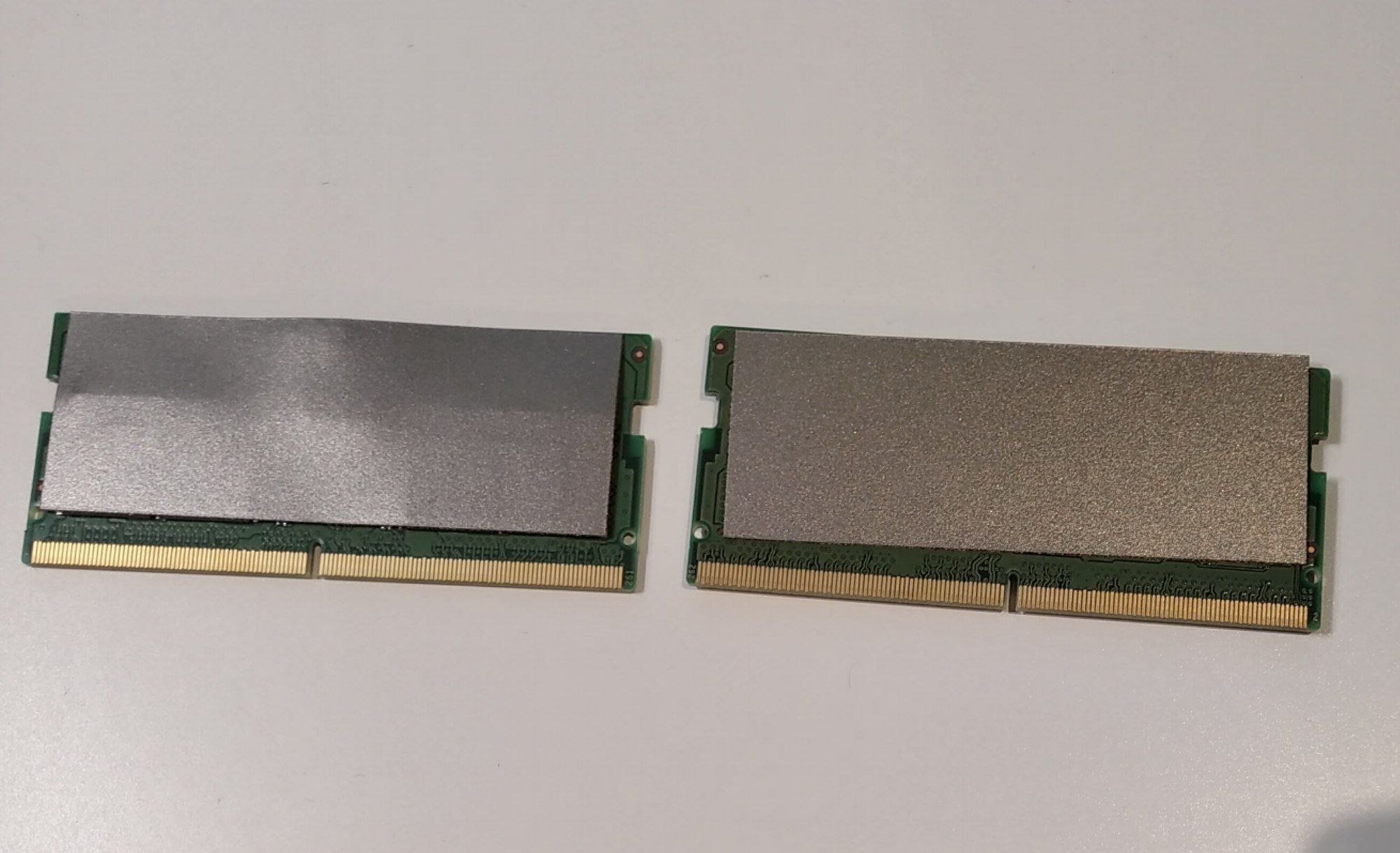 Prodajem 16 GB (2*8) DDR5 4800 od Samsunga za laptop. Novo, ne korišćeno. 40 evra za obe