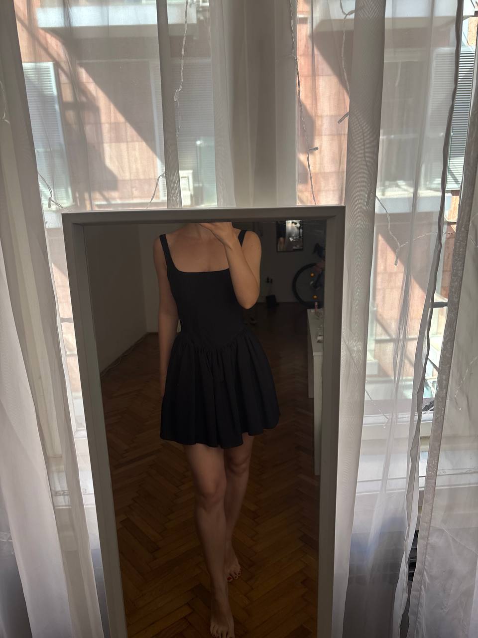 Продаю платья Zara мини длины.