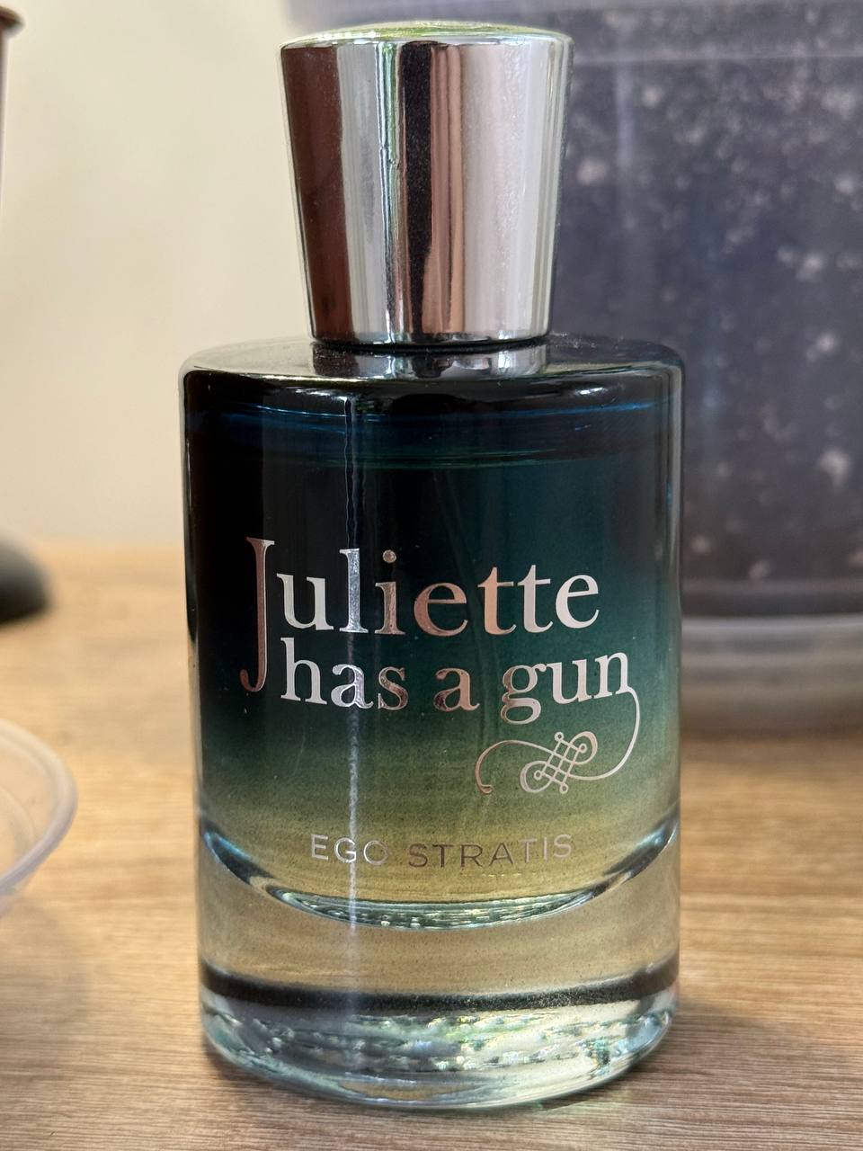 Продам парфюм Juliette has a gun Ego stratis