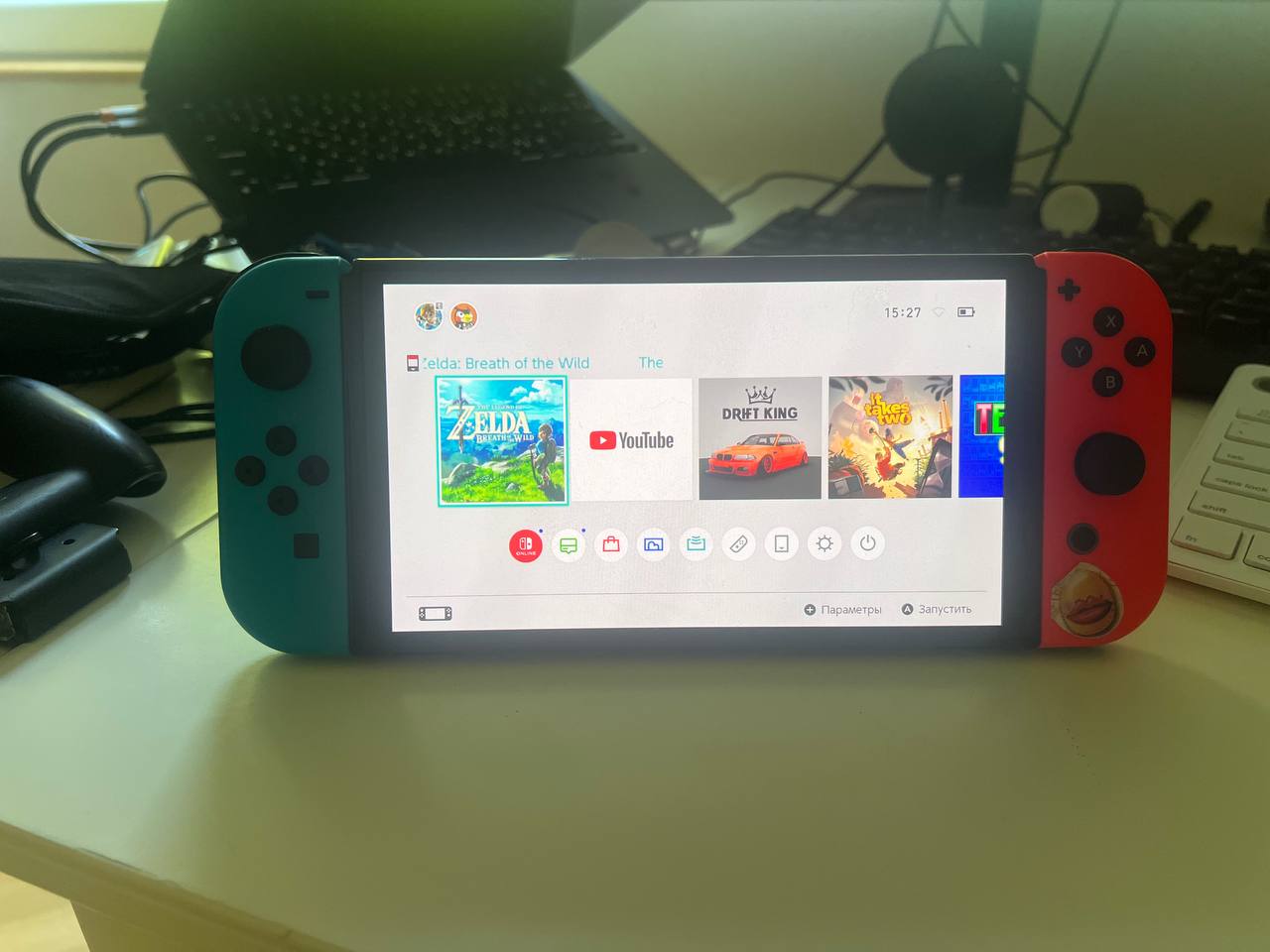 Nintendo switch , Белград Савски Венац, в комплекте с док станцией , оригинальная зарядка ут