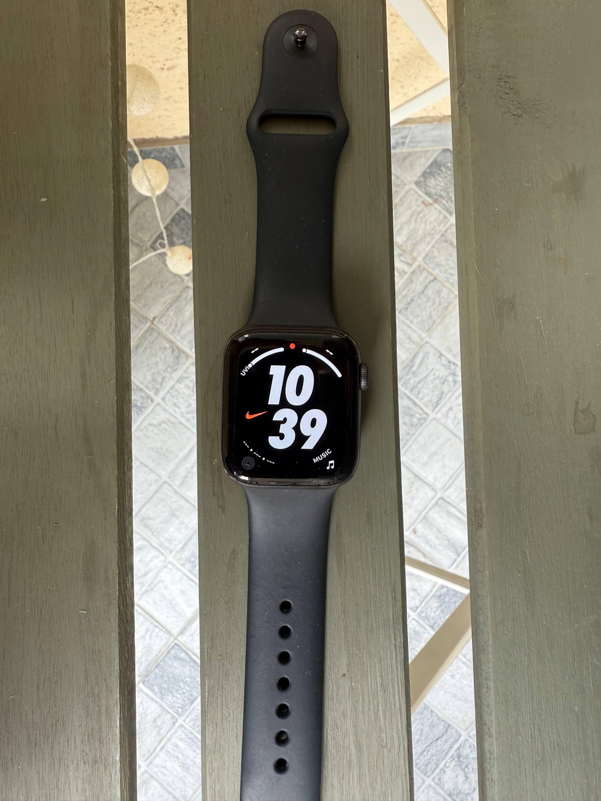 Apple Watch SE (44 mm)