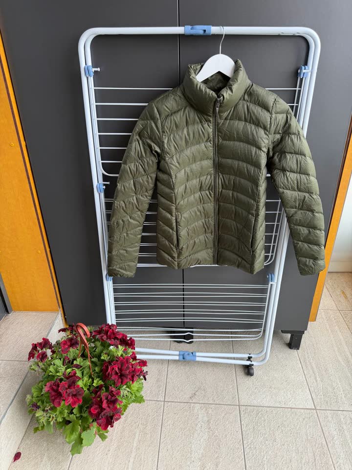 Пуховичок Uniqlo, зеленый, размер S
