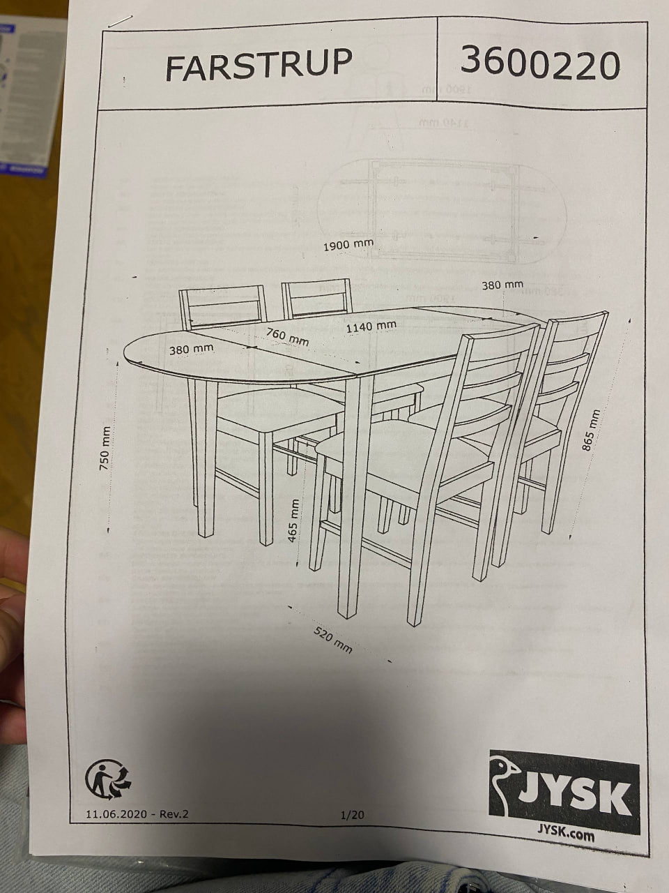 Prodajem trpezarijski sto + 4 stolice JYSK