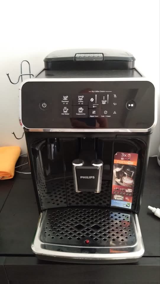 Кофемашина Philips LatteGo