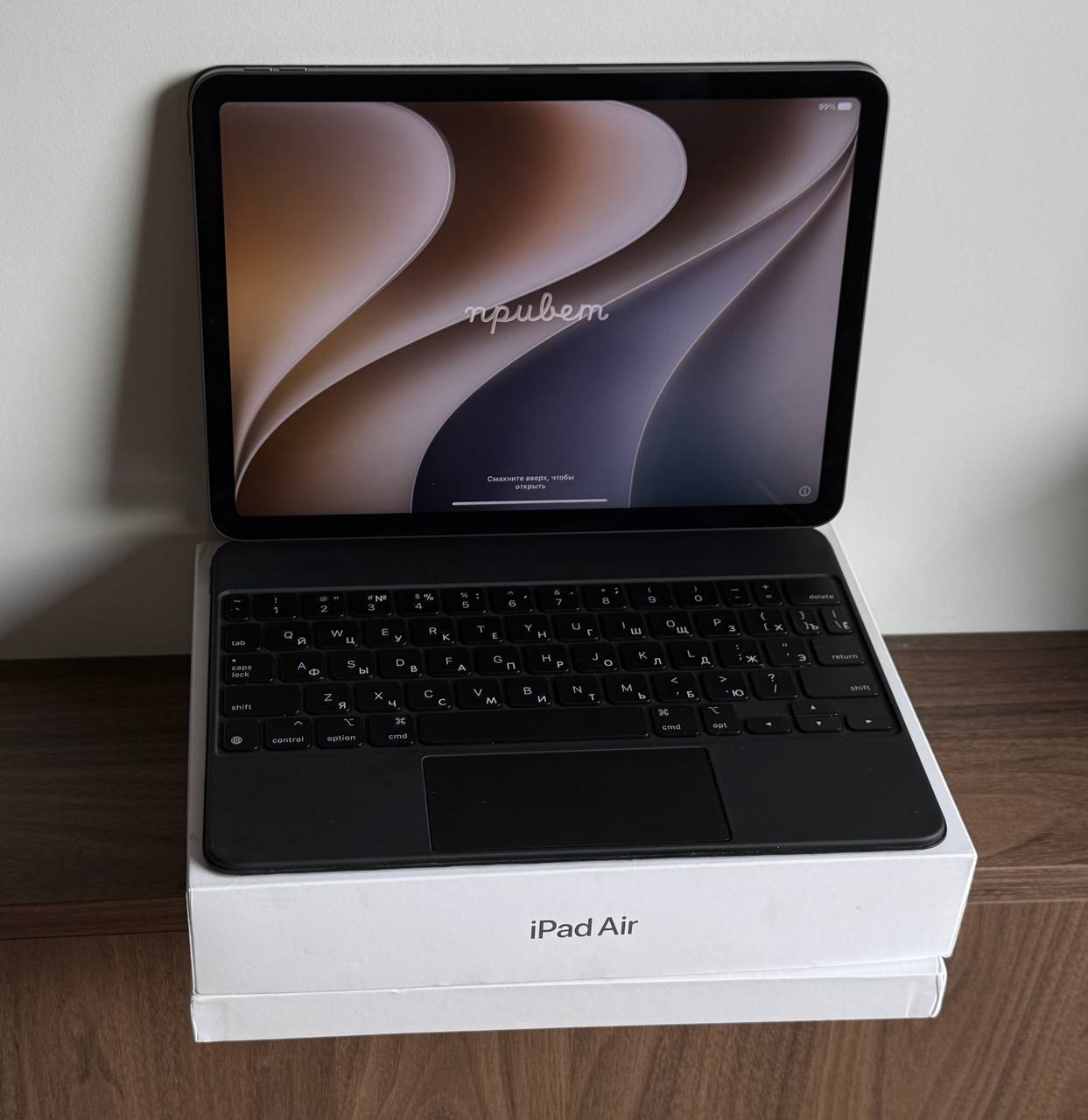 Apple iPad Air M1 64GB Black + Apple Magic Keyboard