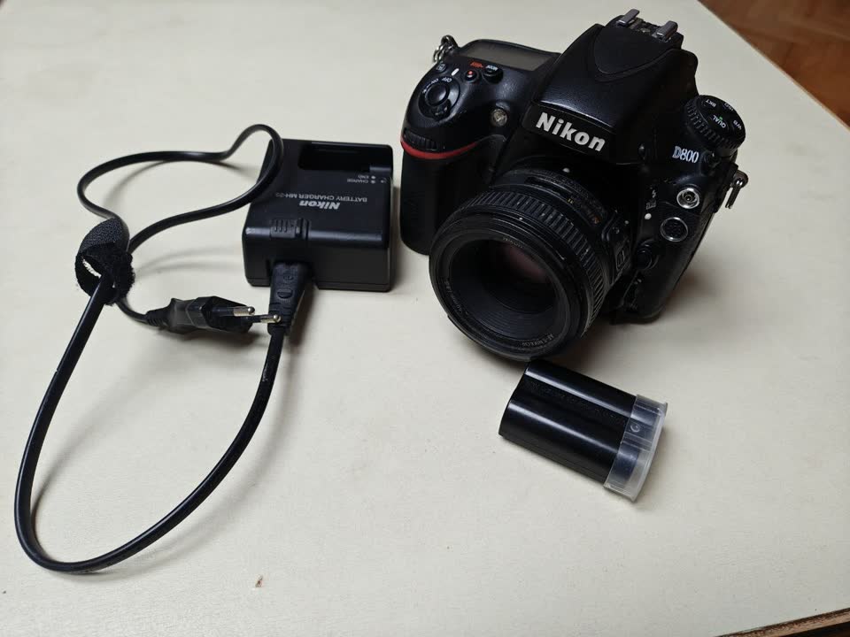 Фотоаппарат Nikon D800 + объектив Nikon AF-S FX NIKKOR 50mm f/1.8G
