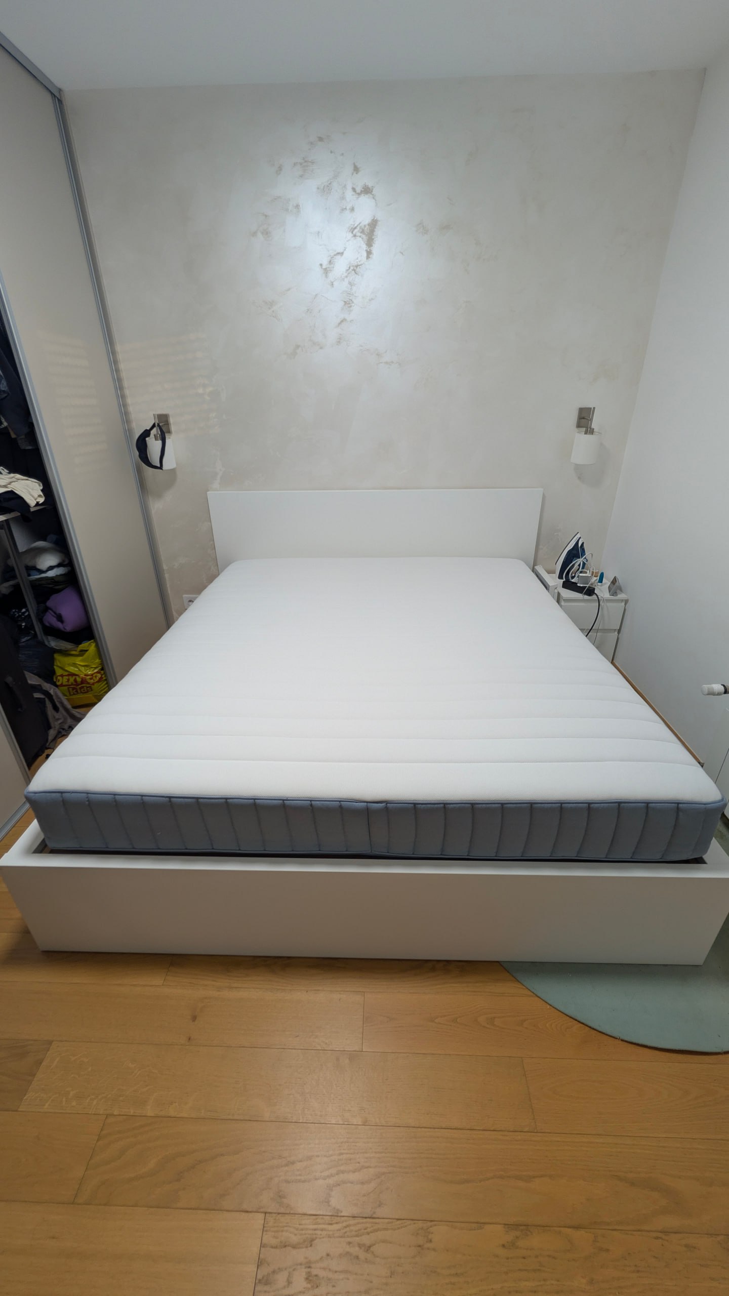 Dvospratni krevet IKEA MALM (180x200) + dušek + 2 fioke
