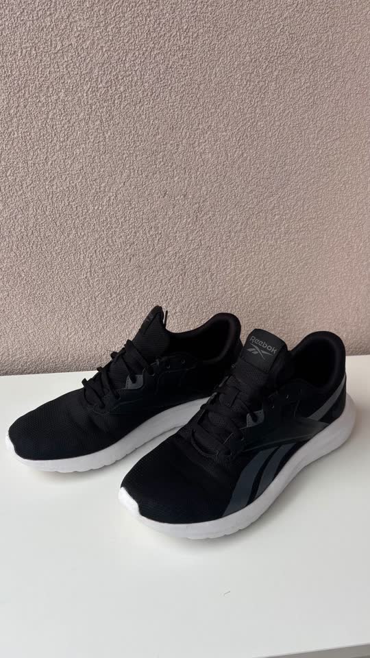 Кроссовки Reebok черные / Кроссовки Puma белые