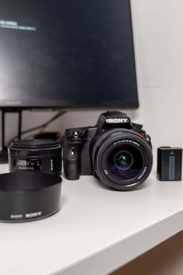 Продам Sony A37 + 18-55 + 50 1.4