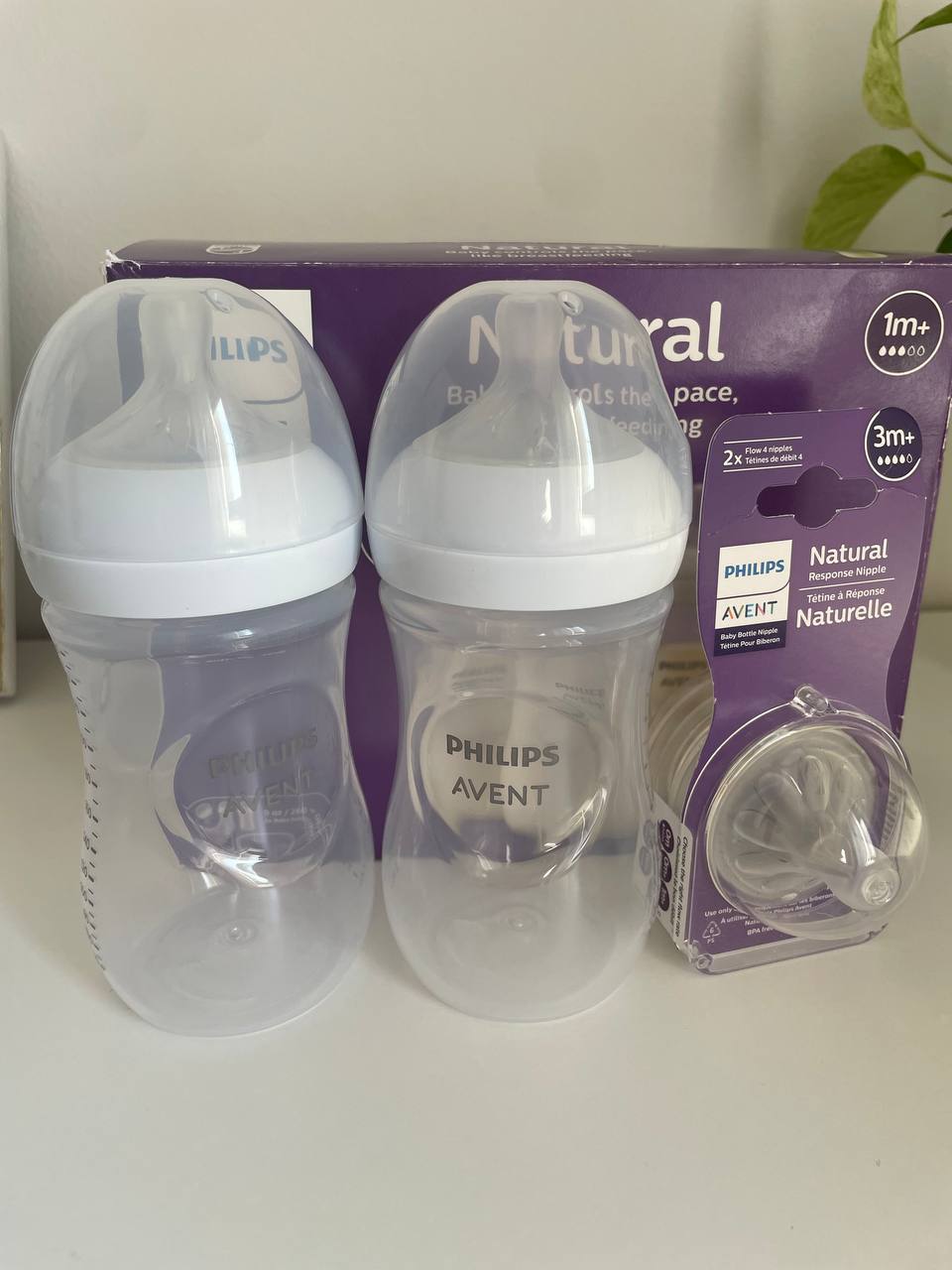 Набор новый Philips Avent Natural response без 1 бутылочки: 2 бутылочки по 260мл 1мес+ и 2со