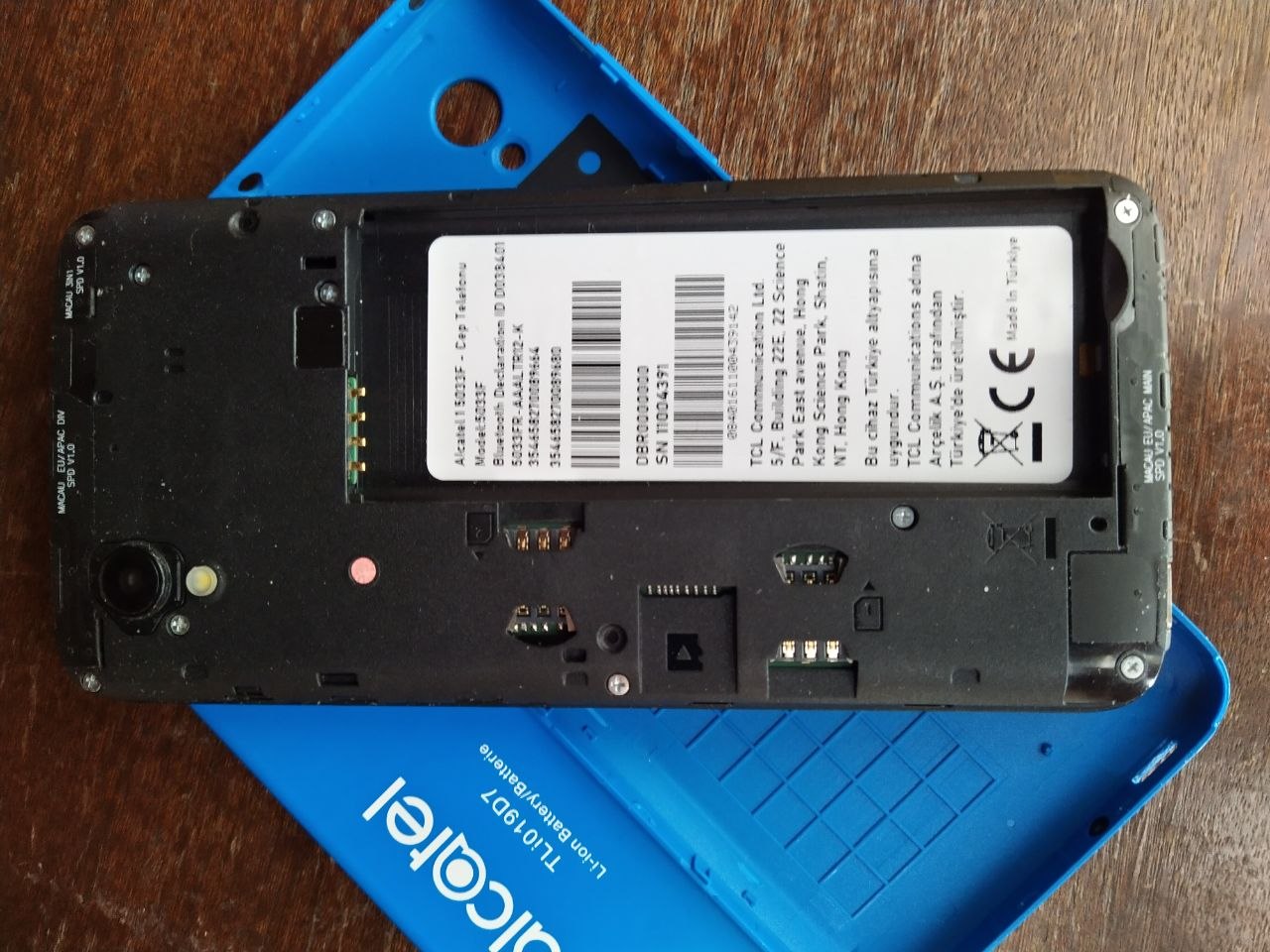 Poklanjam Alcatel 5033F pametni telefon