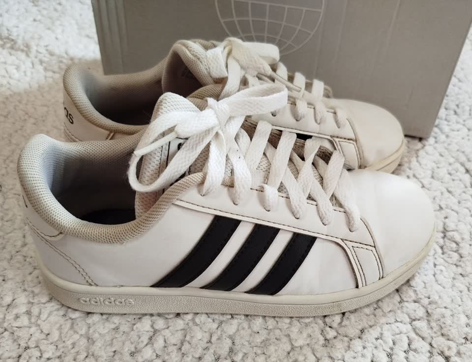 Кроссовки Adidas