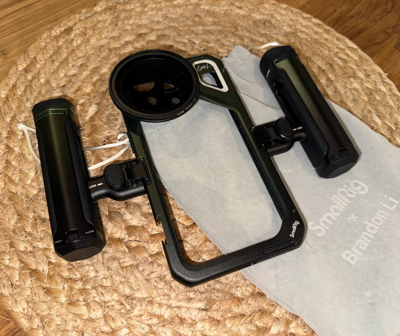 SmallRig x Brandon Li Mobile Video Kit za iPhone 15 Pro Max