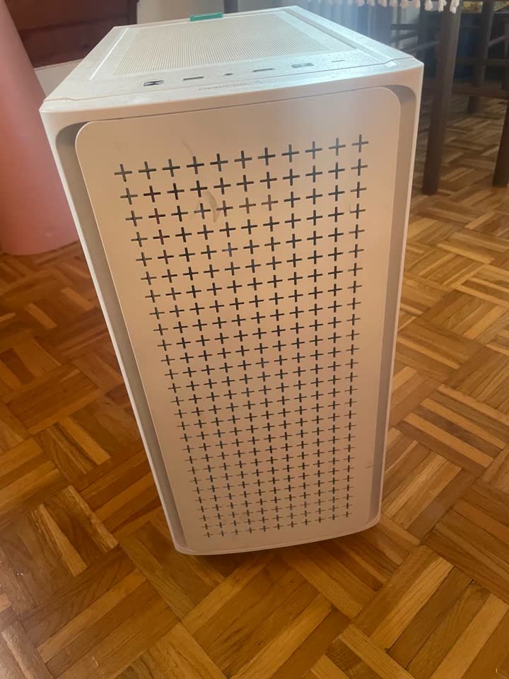 Prodaje se kućište DeepCool CK560 WH