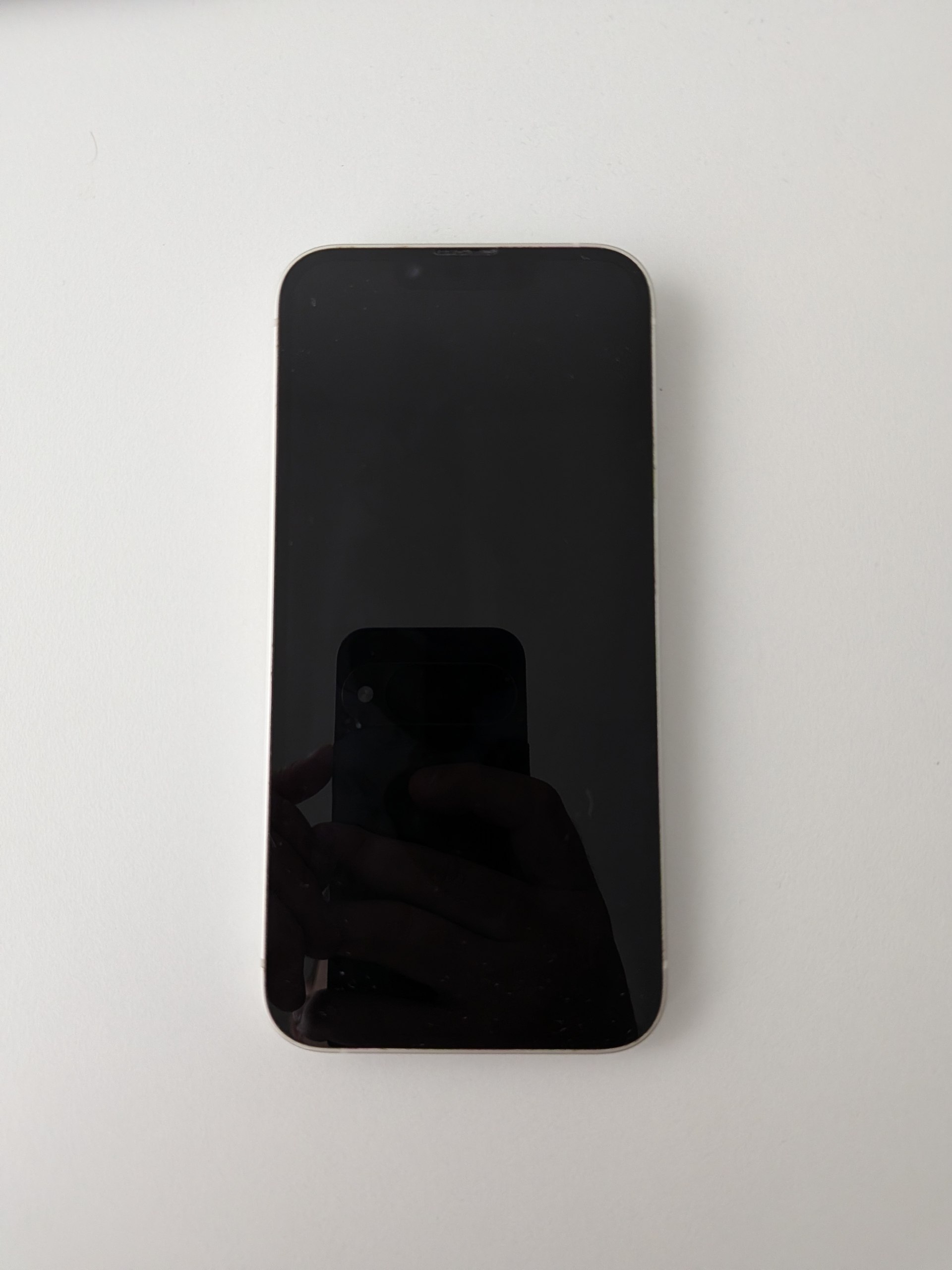 Продажа iPhone и Apple Watch