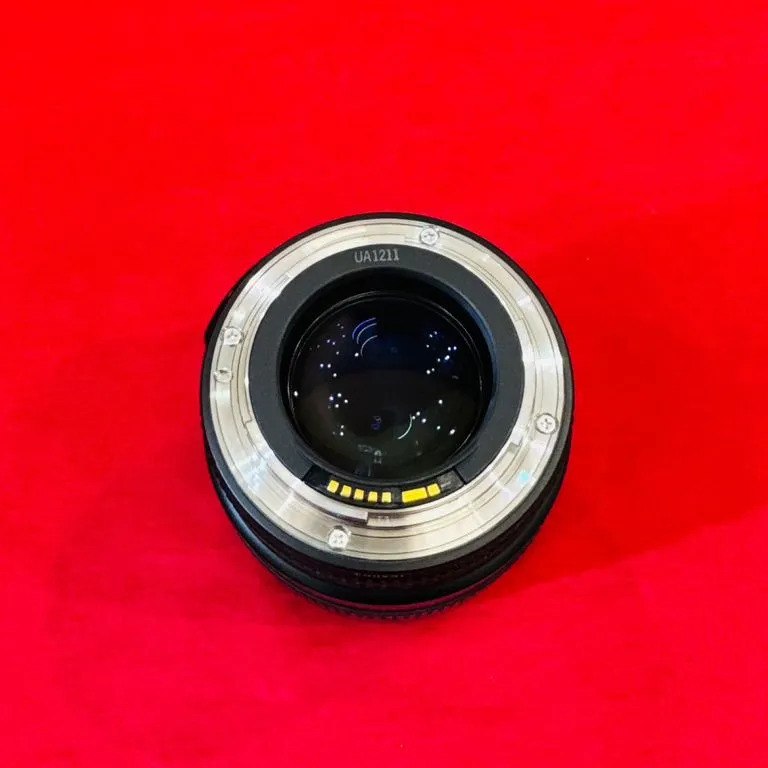 Два профессиональных объектива Canon/Sigma