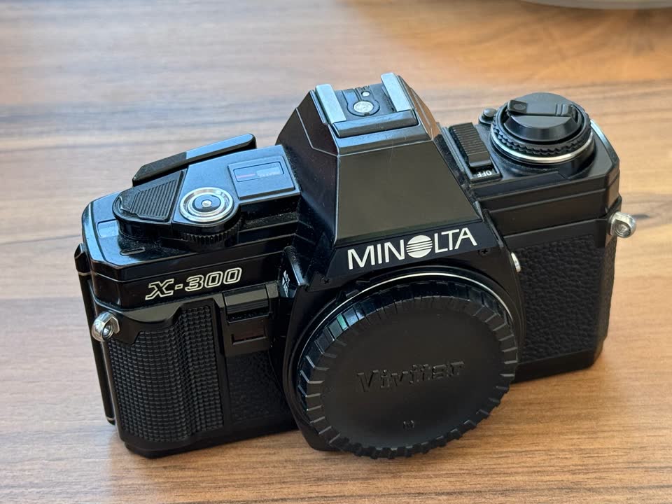 Продам пленочный фотоаппарат Minolta X-300