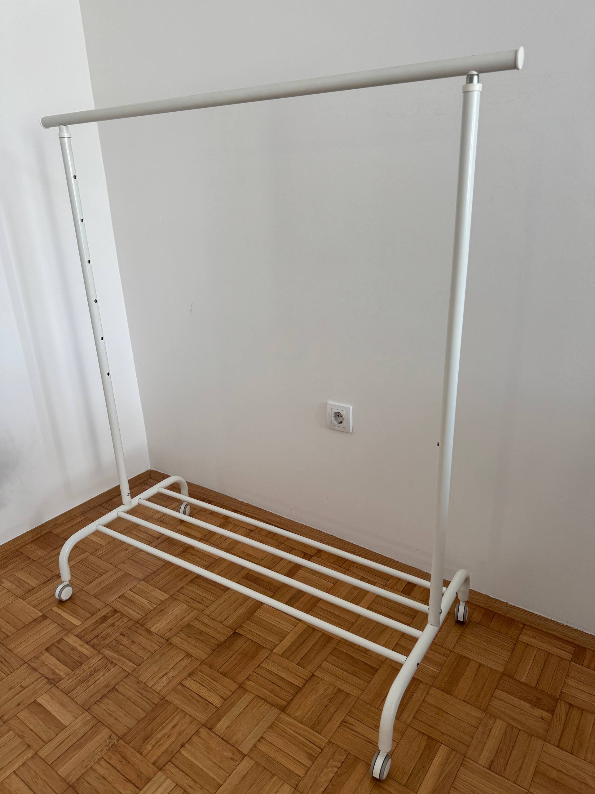 Vešalica za odeću Ikea