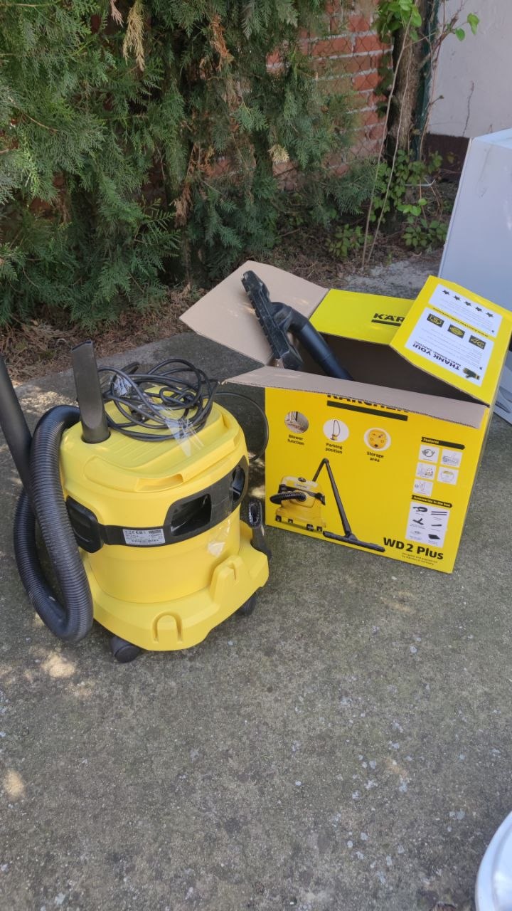 Пылесос KARCHER WD2 PLUS и комплект сменных мешков