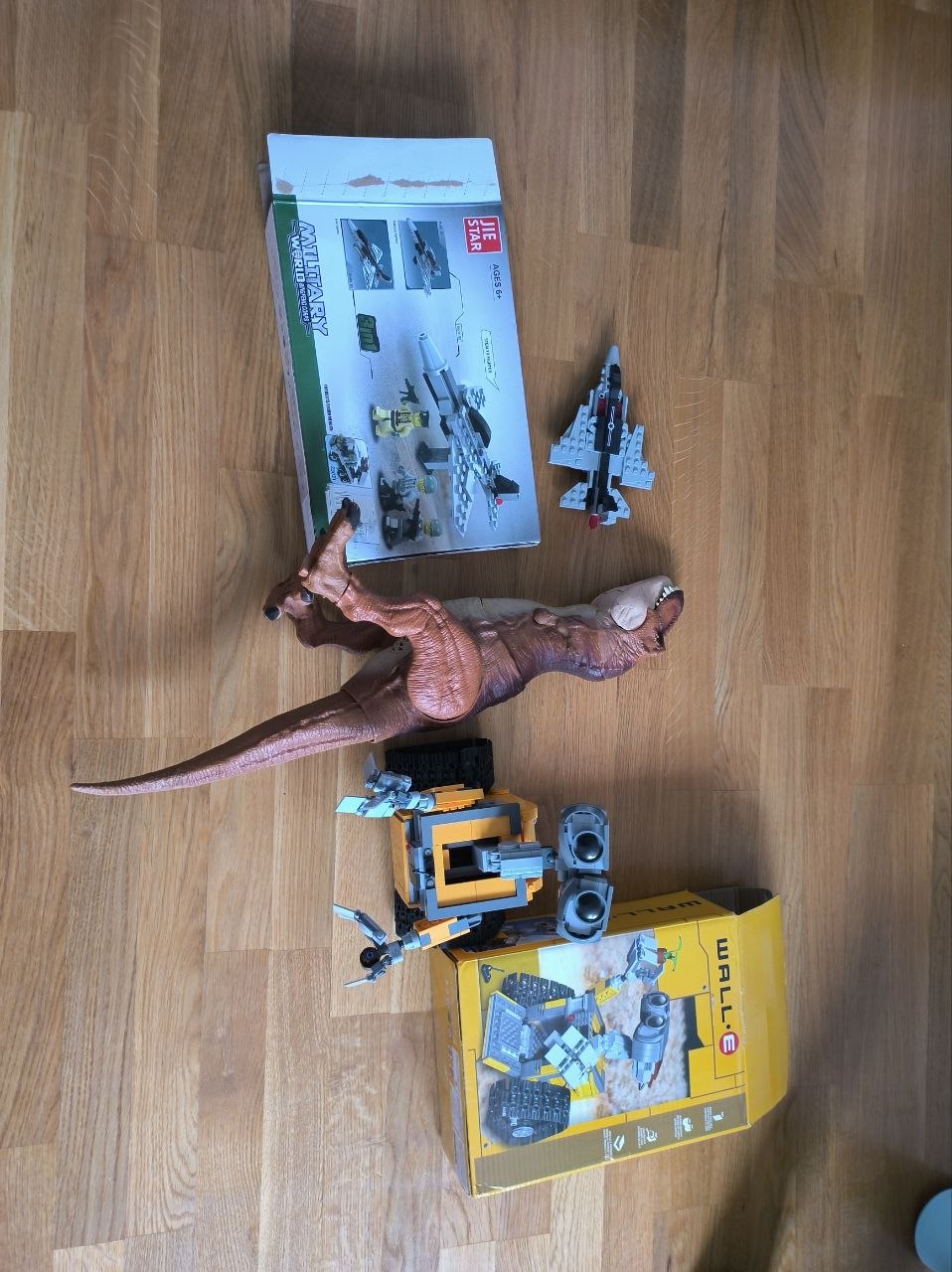 Prodajem dinosaurusa sa zvukom