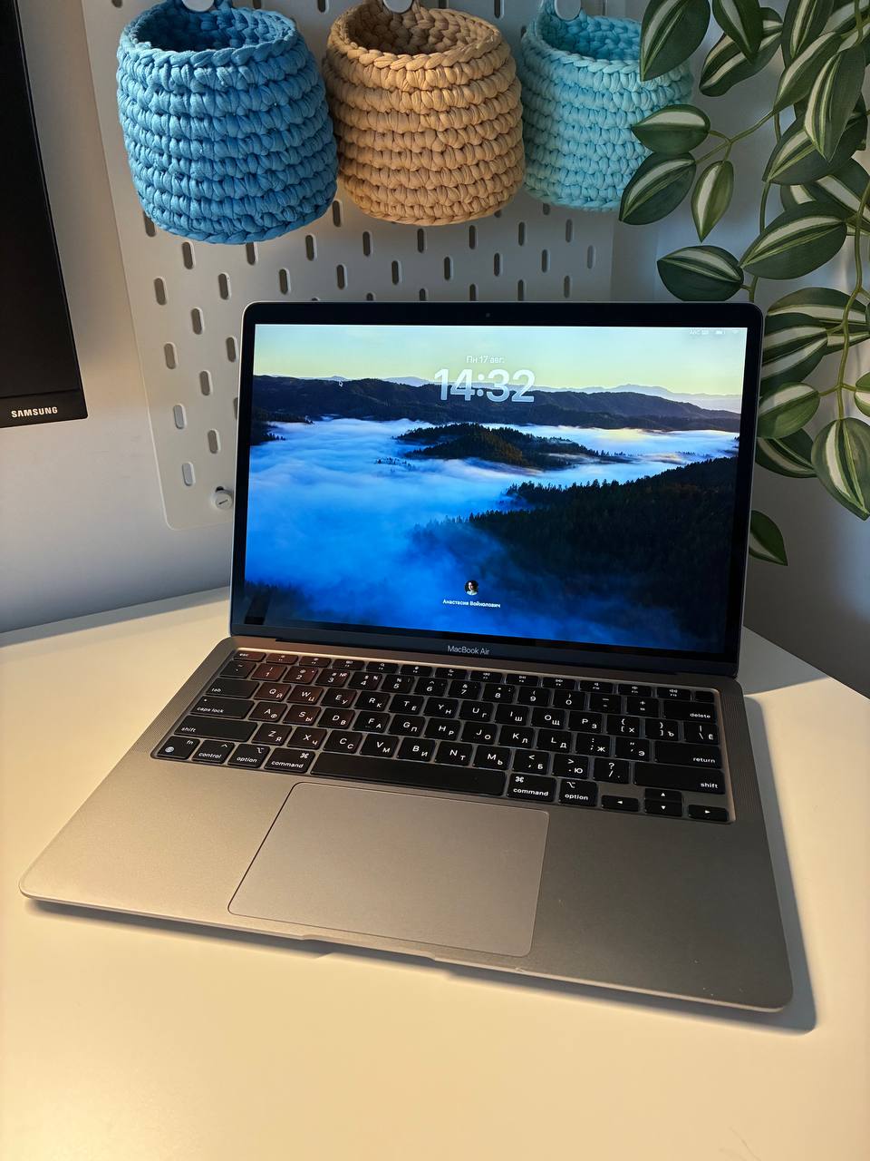 MacBook Air M1 2020 u dobrom stanju