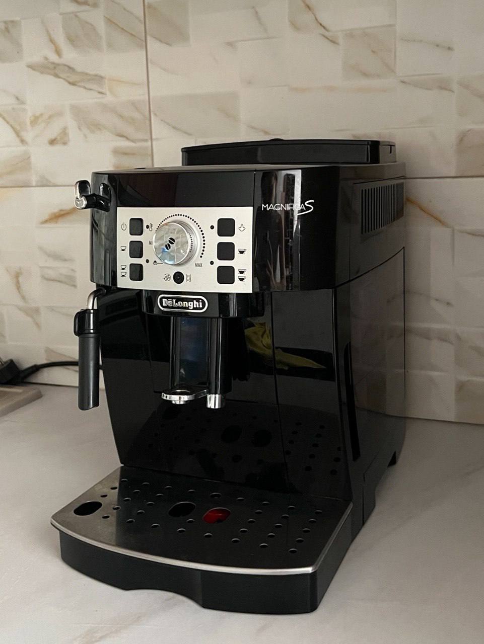 Кофемашина DeLonghi magnifica S, в хорошем состоянии, 20 000 RSD