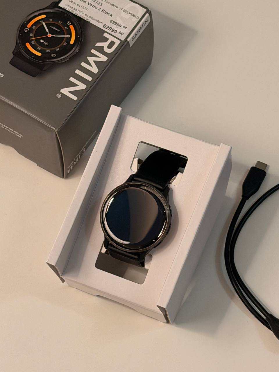 Prodajem sat Garmin Venu 3 Black