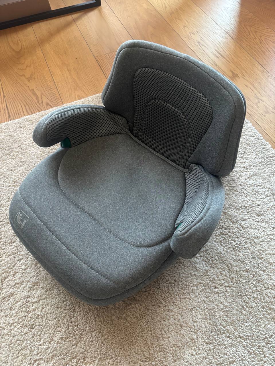 Детское кресло-бустер ISOFIX