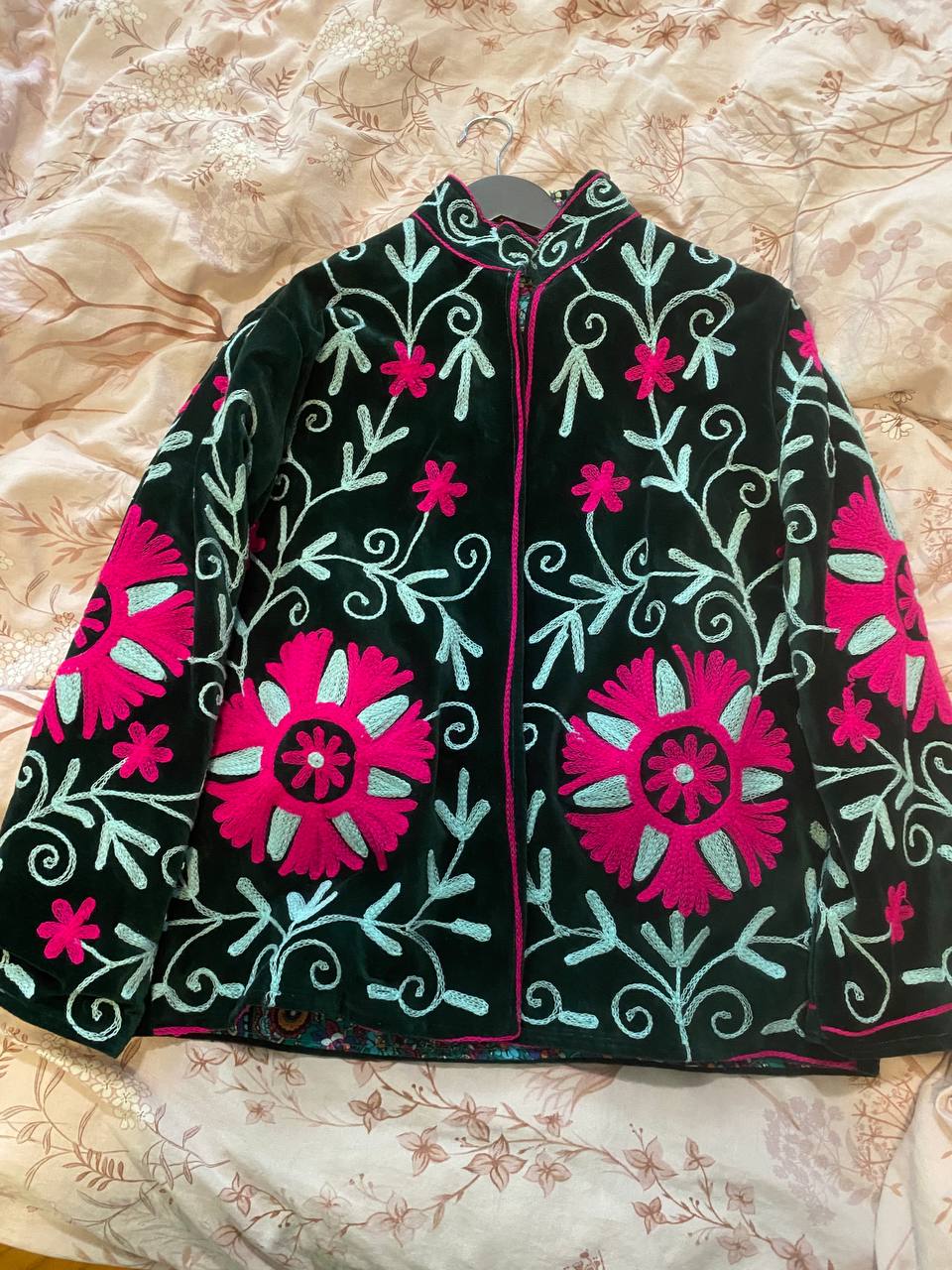 Новый этно-кардиган (жакет) с яркой вышивкой