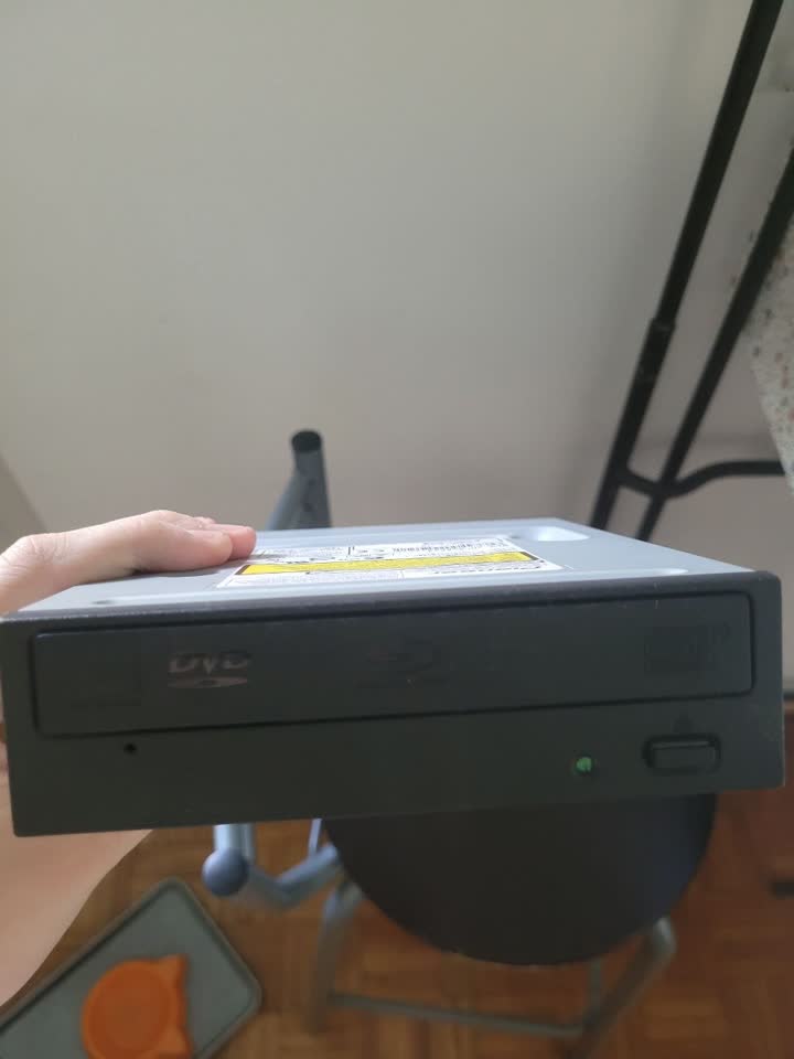 DVD-rom 999 динар новый белград