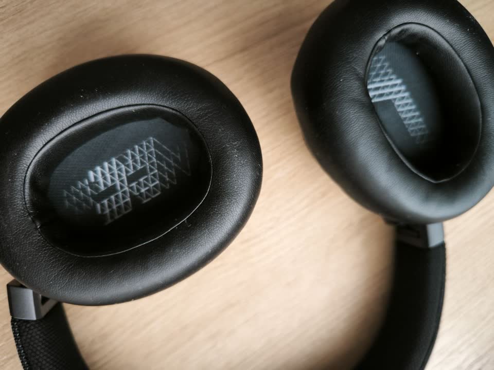 JBL live550nc