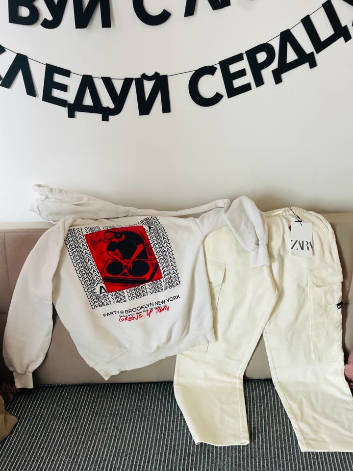 Бренд Zara: Толстовка и штаны
