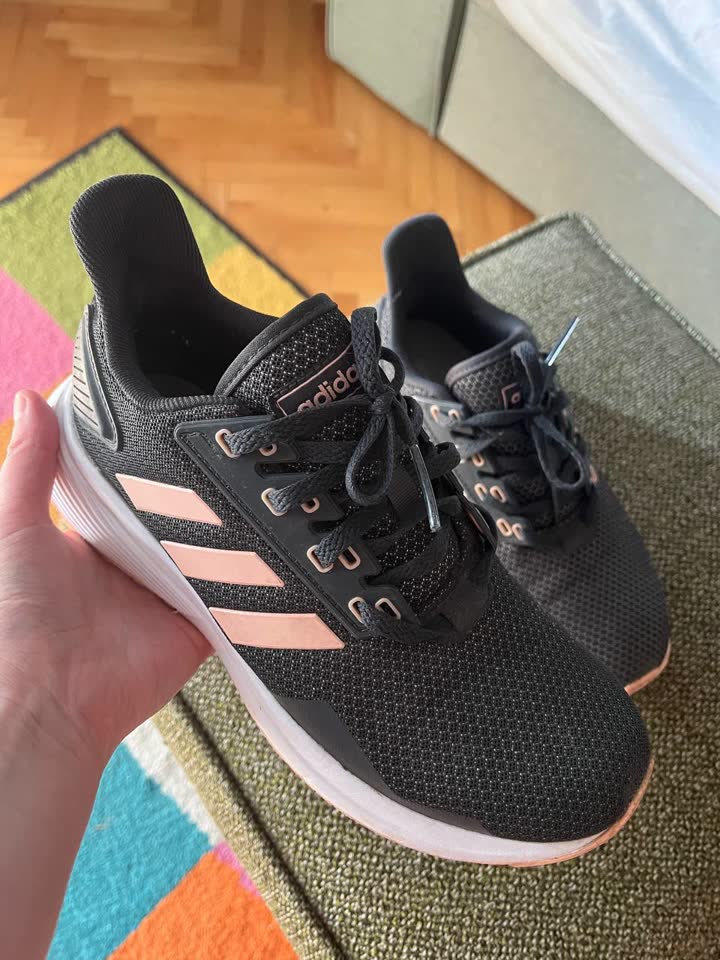 Кроссовки Adidas для девочки - размер rus 35