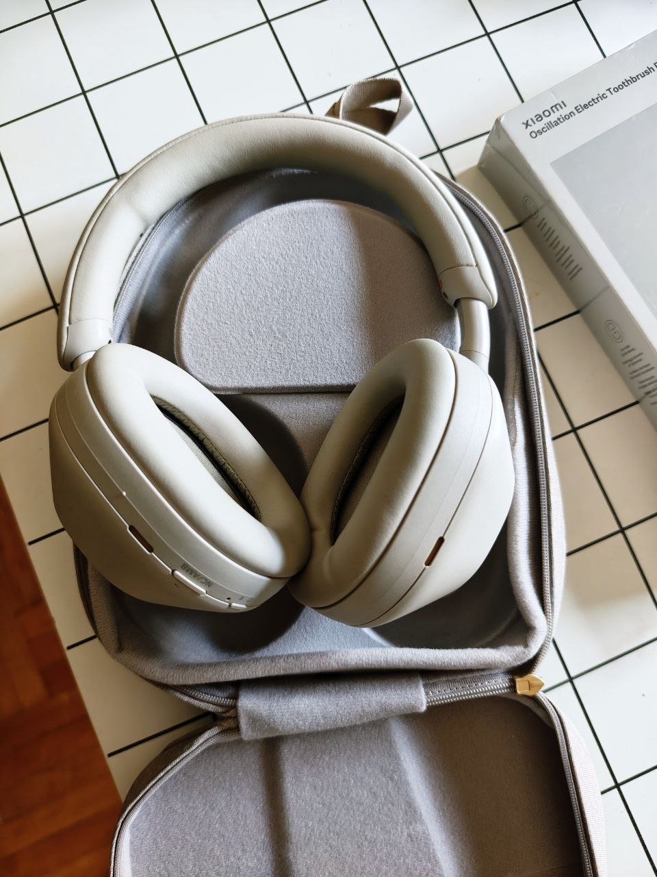 Беспроводные наушники Sony Wh-1000XM5. Белые. Отличное состояние, полный комплект. 19 тысяч