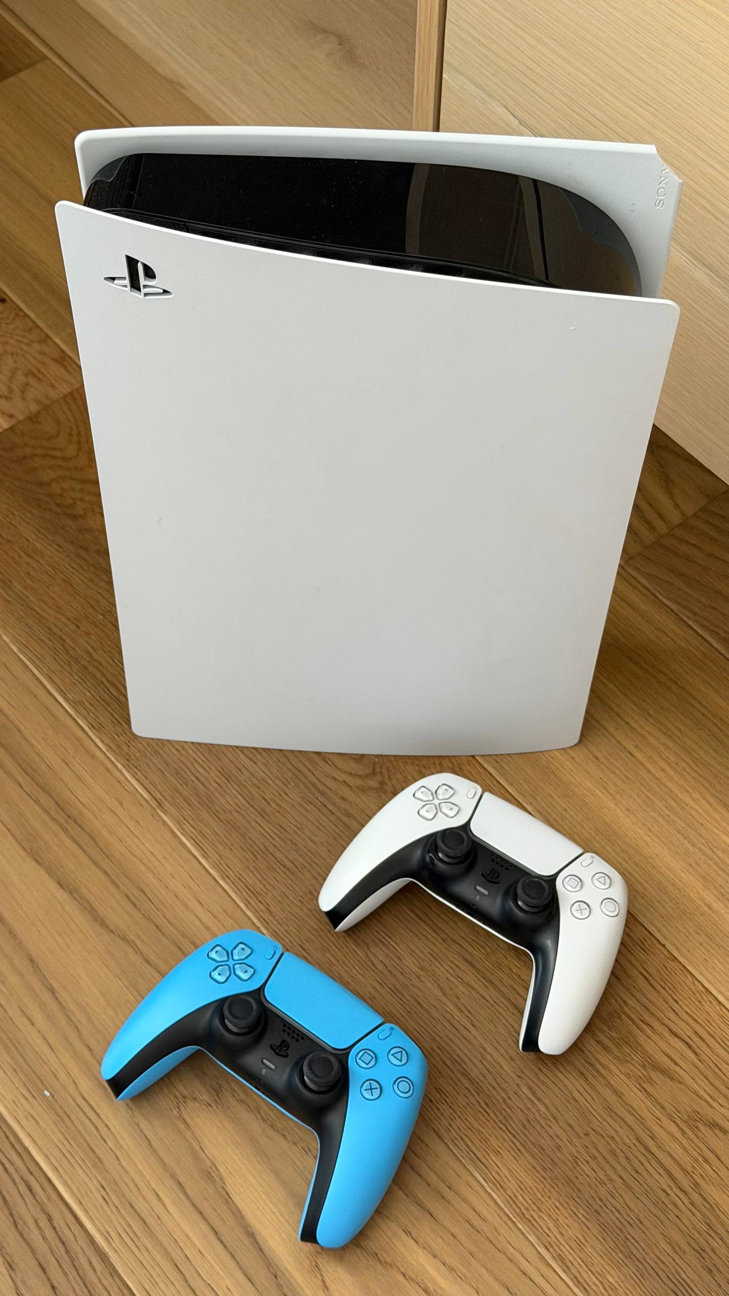 PlayStation 5 konzola 1TB, verzija sa disk jedinicom