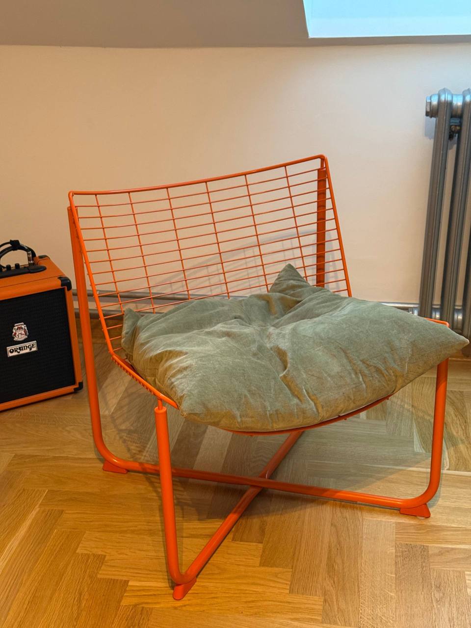 Мебель IKEA и металлические предметы