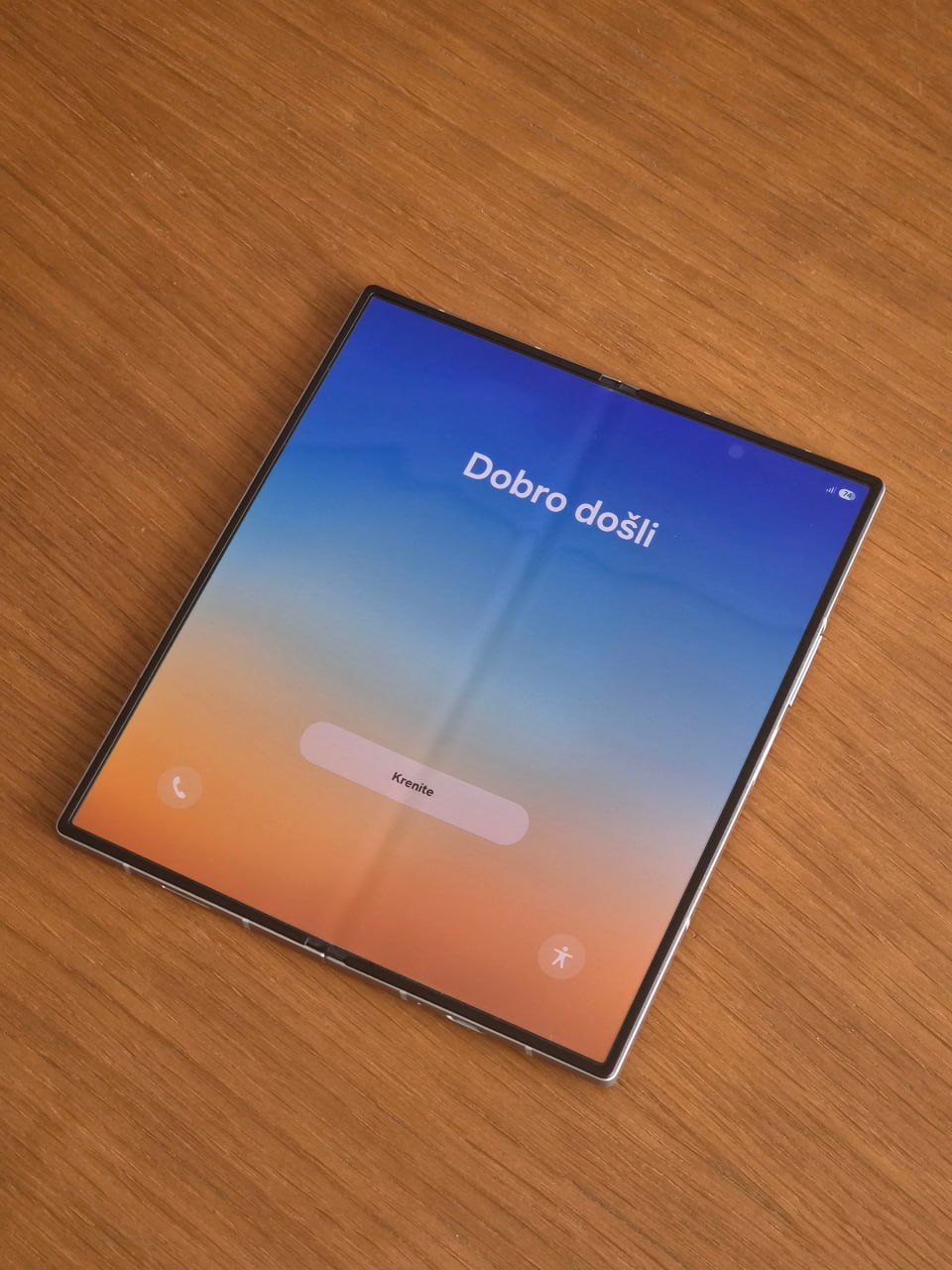 Prodajem Samsung Galaxy Z Fold6 12GB / 1TB.