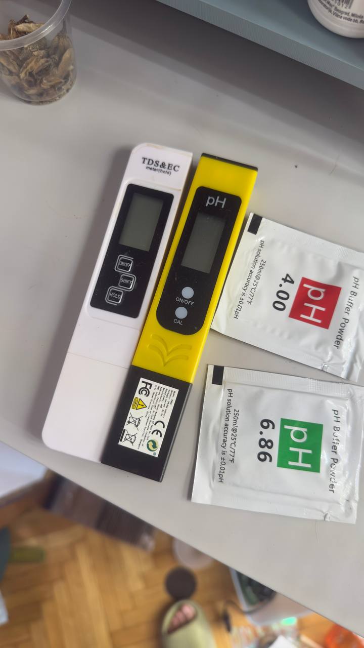 Продаю оба за 1700