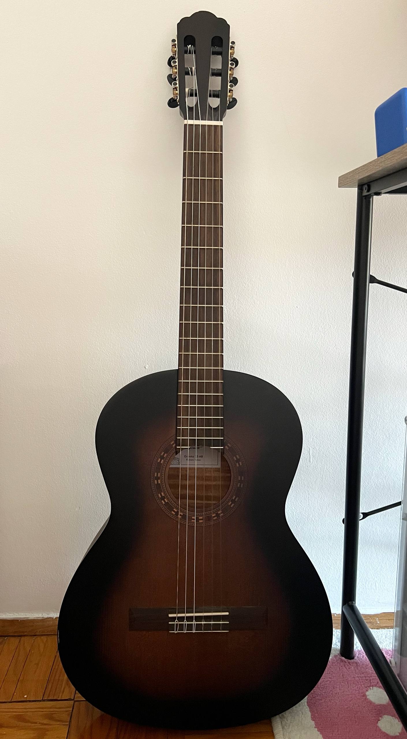 Продам гитару La Mancha Granito 32-AB