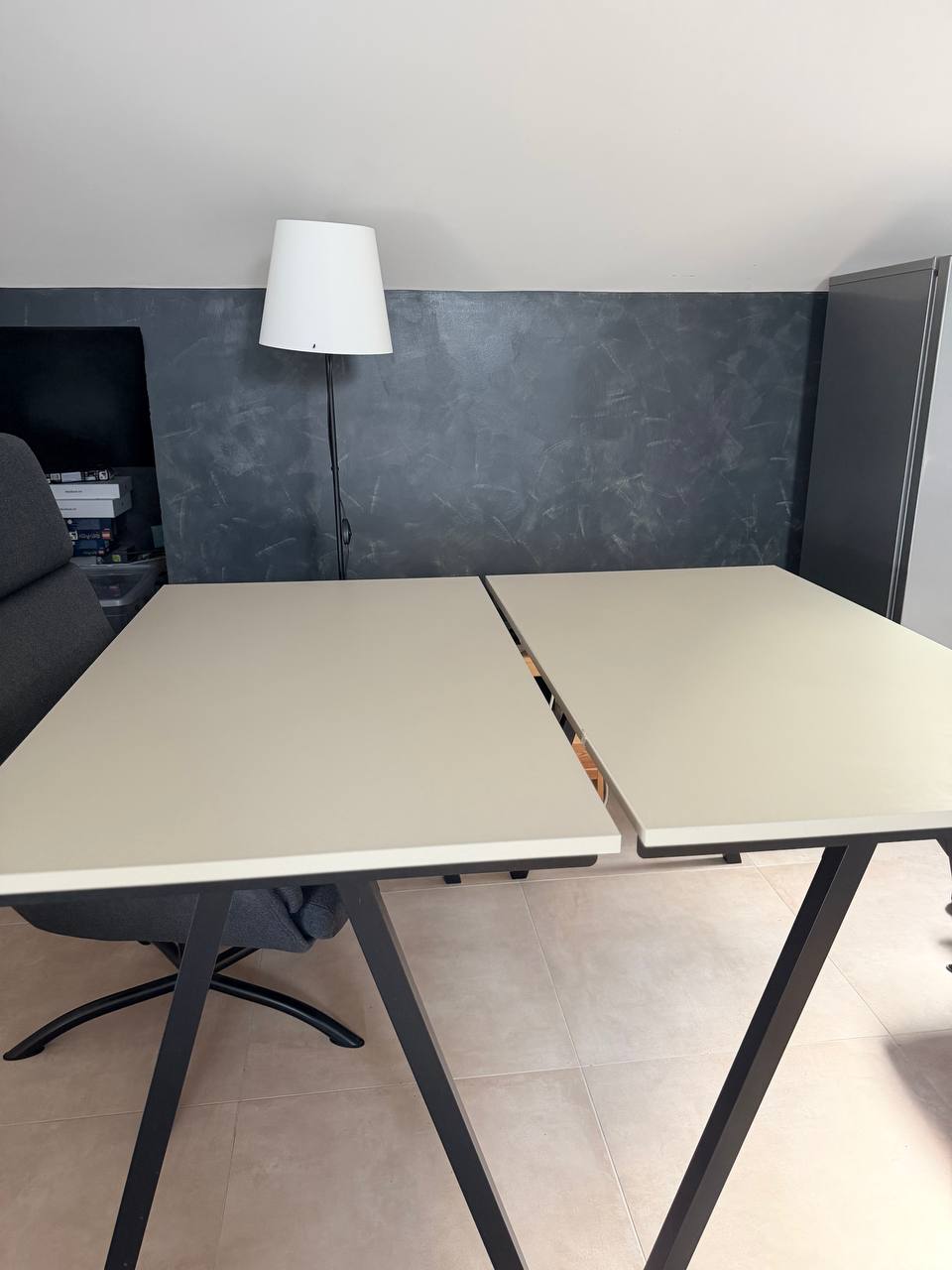Prodajem dva stola Trotten Ikea (120x70)
