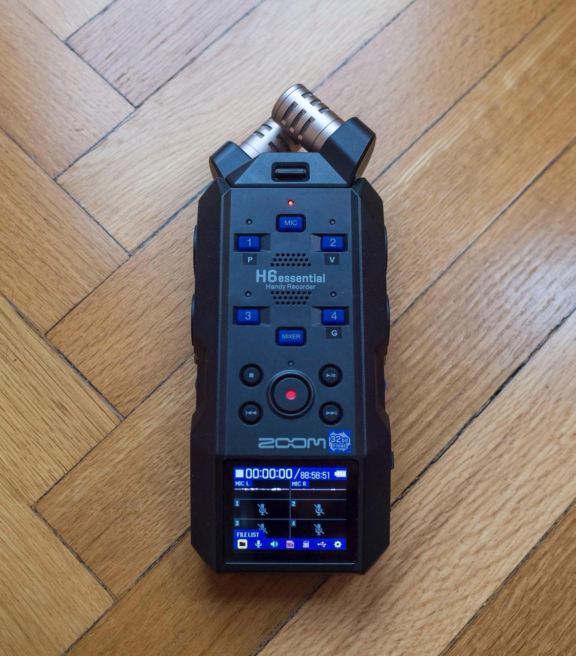 Продам портативный рекордер/диктофон/аудиоинтерфейс Zoom H6essential