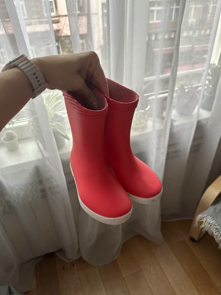 Отдам даром резиновые сапоги