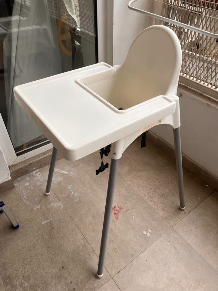 Детский стульчик IKEA, служил год, покупала тут же на барахолке.