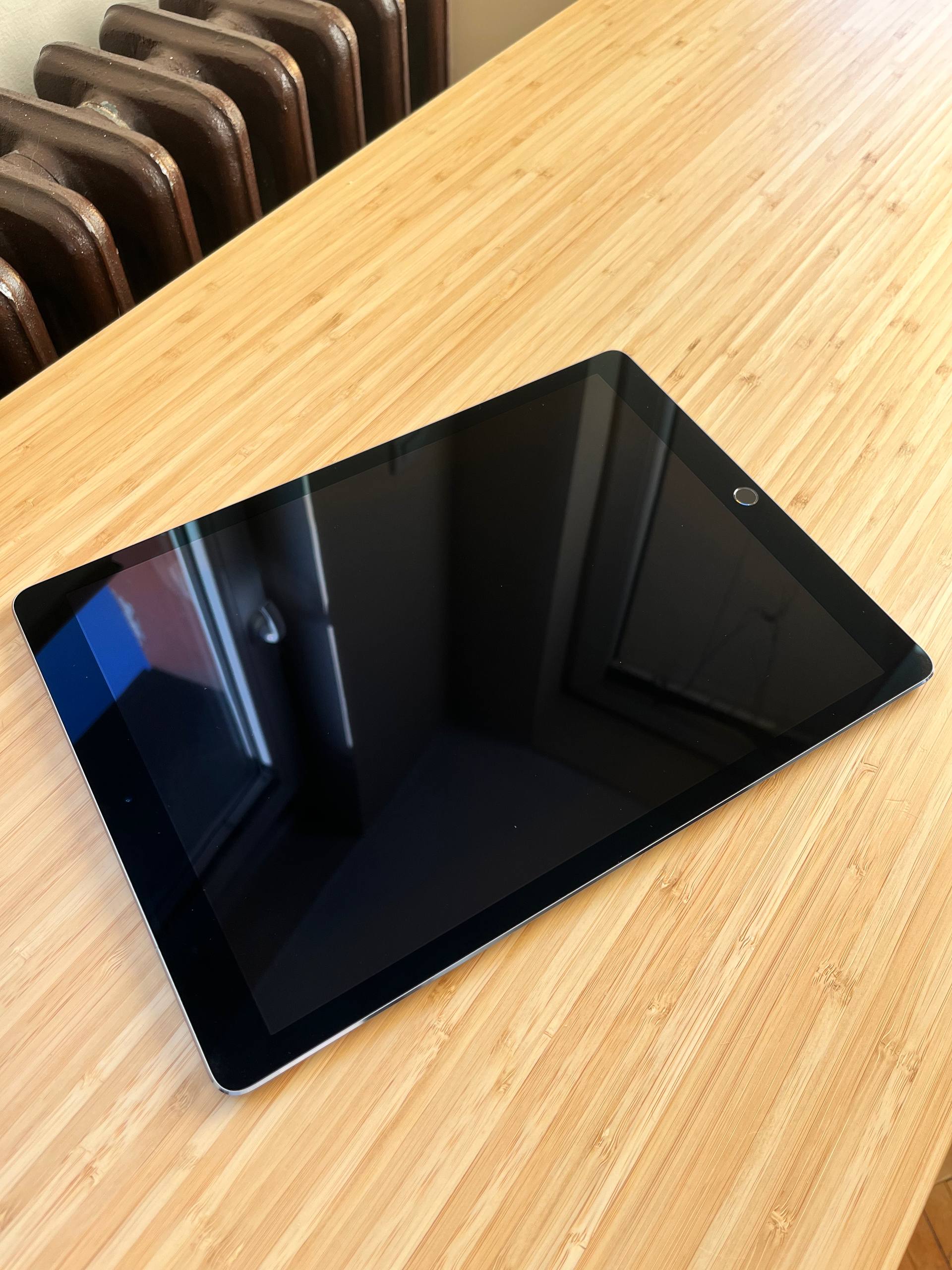 Ipad Pro 12,9 дюймов, 2ого поколения , Wi-Fi + Cellular, 256 gb + apple pencil 1-го поколени