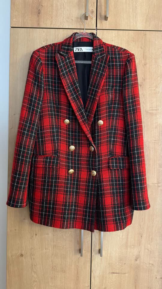 Продается одежда: пиджак Zara, джинсы 12 storeez, джинсы Lime, купальник Парижанка