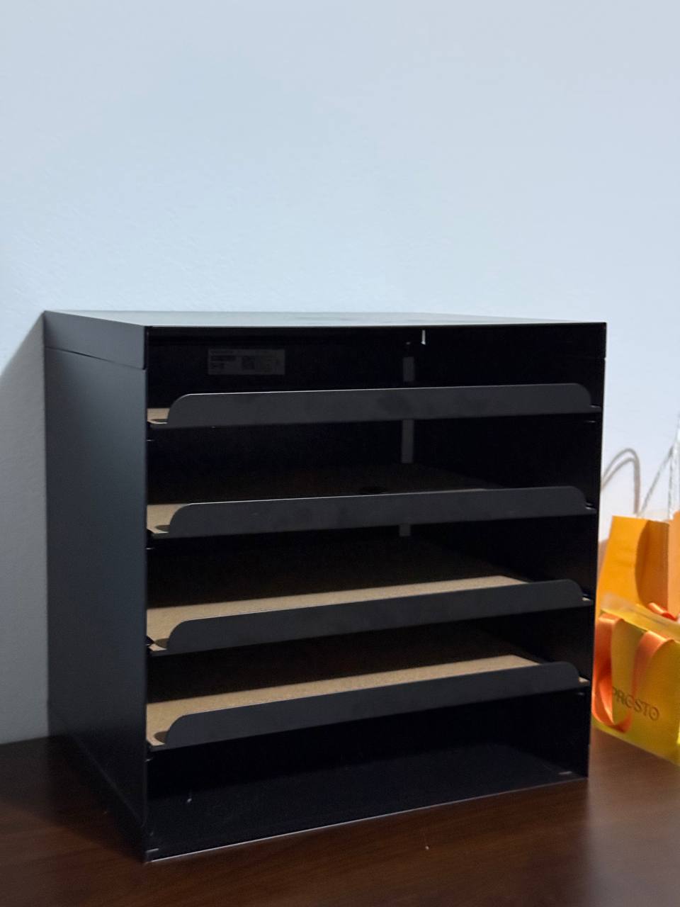 Polica IKEA HARVMATTA
