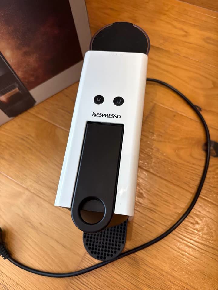 Nespresso Essenza Mini - идеальный кофе дома за 30 секунд
