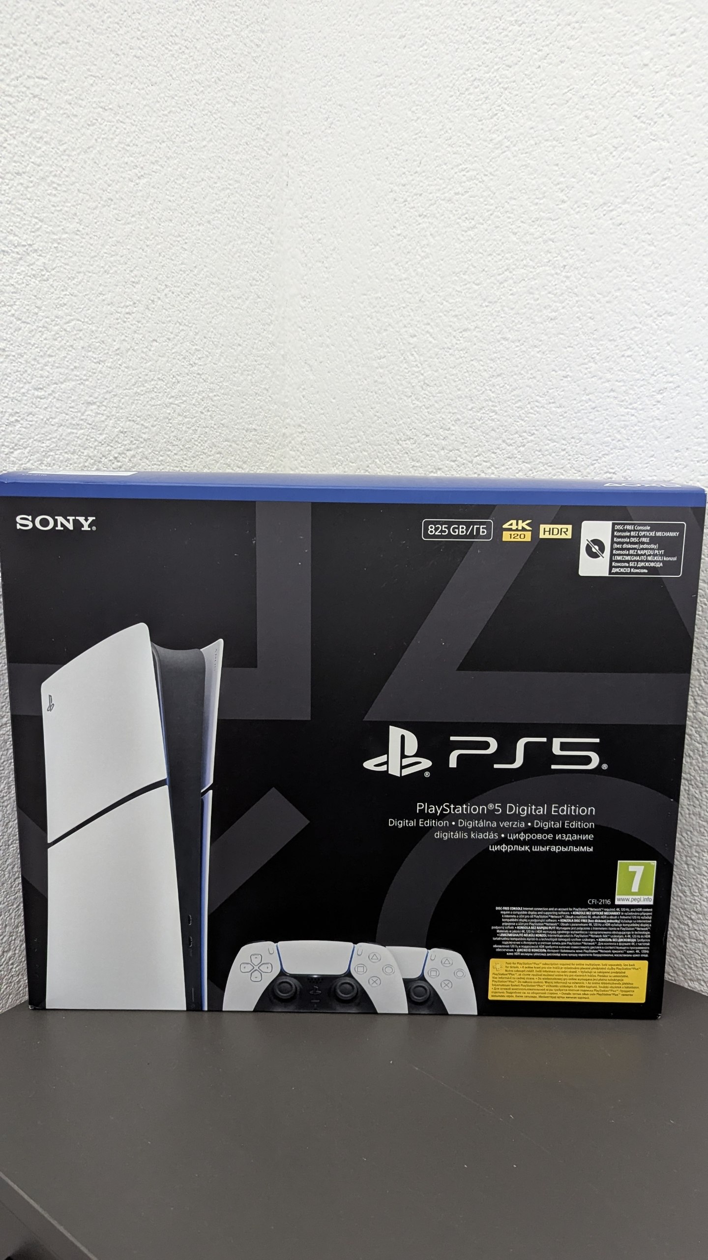 Prodajem PlayStation 5 Digital Edition Slim 825GB
