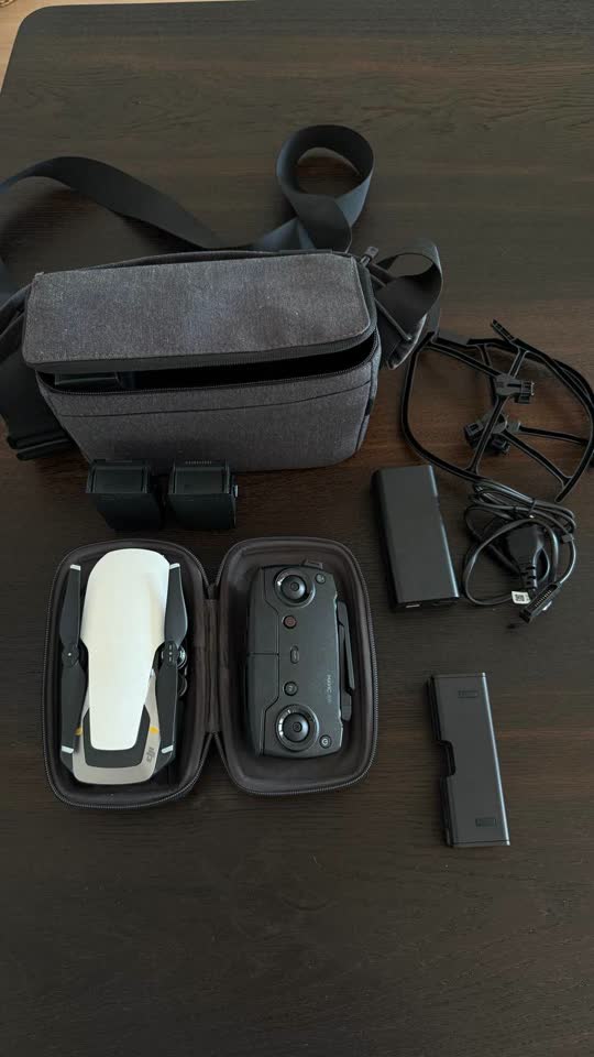 дрон DJI Mavic Air Fly More Combo white, весь комплект 200 евро